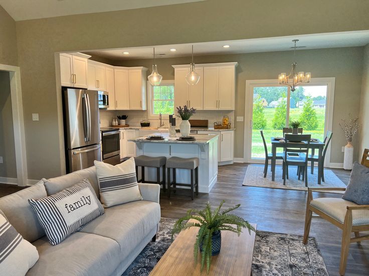 Open kitchen and living space, guest-ready